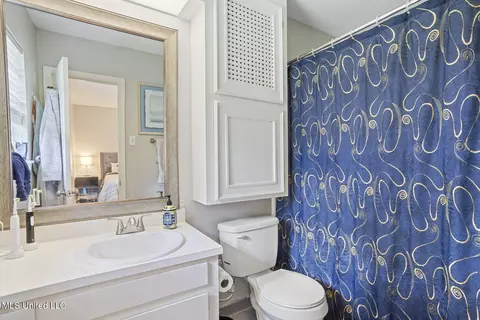Bath - 165 Beechcrest Dr, Jackson, MS 39211 photo 2 of 2