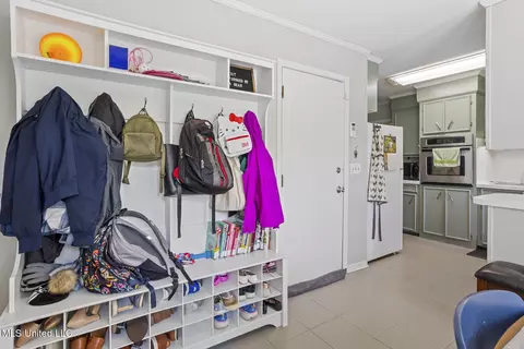 Entry Way - 165 Beechcrest Dr, Jackson, MS 39211 photo 2 of 2