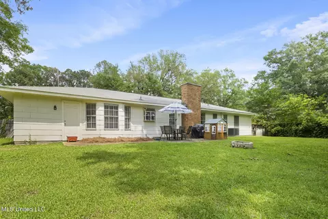 Exterior - 165 Beechcrest Dr, Jackson, MS 39211 photo 3 of 5