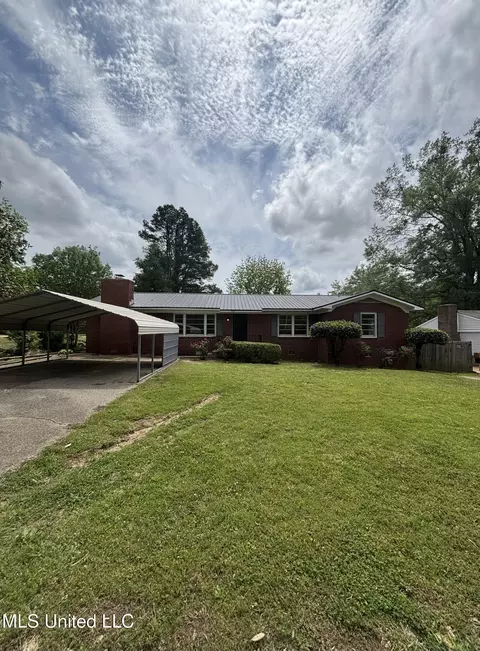 659 Coleman Ave, Holly Springs, MS 38635