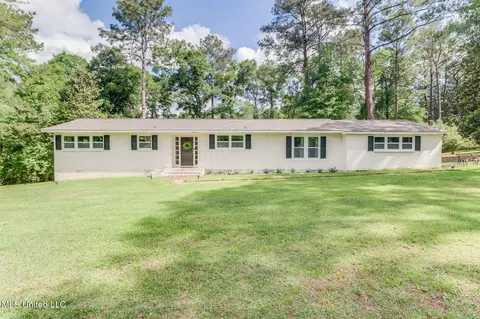 34 Oak St, Lucedale, MS 39452