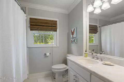 Bath - 116 Chippewa Cir, Jackson, MS 39211 photo 1 of 3