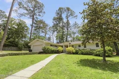Exterior - 116 Chippewa Cir, Jackson, MS 39211 photo 2 of 9