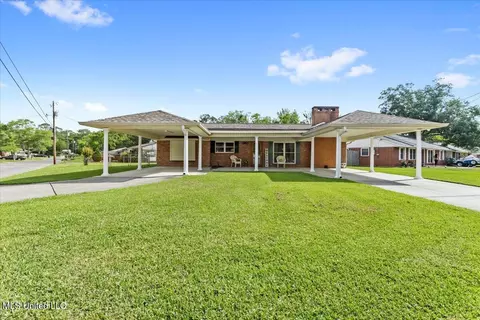 15612 Kingston Dr, Biloxi, MS 39532