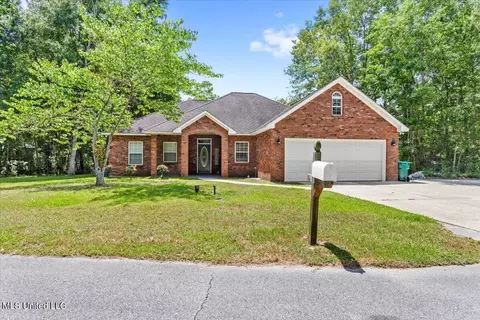 2921 Pike Cv, Gautier, MS 39553