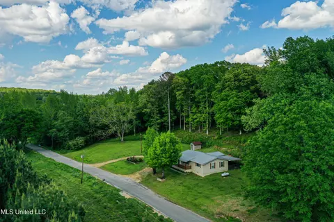 2270 State Line Rd, Golden, MS 38847