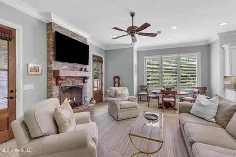 Living - 133 Bristol Dr, Madison, MS 39110 photo 8 of 8