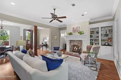 Living - 133 Bristol Dr, Madison, MS 39110 photo 3 of 8
