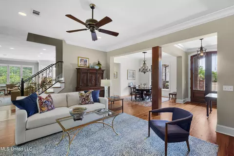 Living - 133 Bristol Dr, Madison, MS 39110 photo 4 of 8
