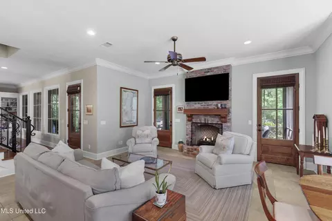 Living - 133 Bristol Dr, Madison, MS 39110 photo 7 of 8