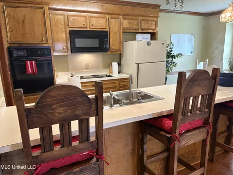 Kitchen - 420 Vining Ct, Byram, MS 39272 photo 1 of 2