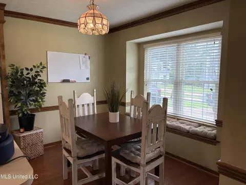 Dining - 420 Vining Ct, Byram, MS 39272 photo 1 of 2