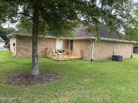 Exterior - 420 Vining Ct, Byram, MS 39272 photo 3 of 4
