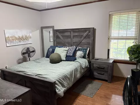 Bedroom - 420 Vining Ct, Byram, MS 39272 photo 3 of 4