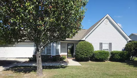 1310 Deana Rd, Ocean Springs, MS 39564
