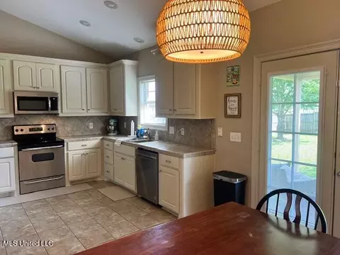 113 W Pinebrook Dr, Brandon, MS 39047 photo 10