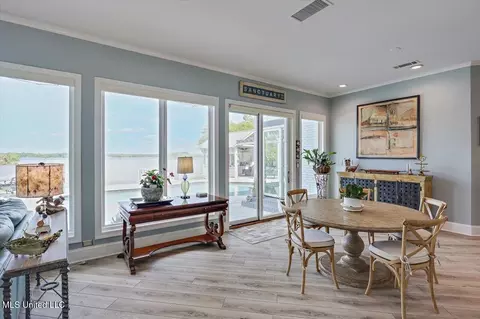 Dining - 205 Audubon Point Dr, Brandon, MS 39047 photo 3 of 3