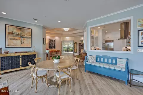 Dining - 205 Audubon Point Dr, Brandon, MS 39047 photo 2 of 3