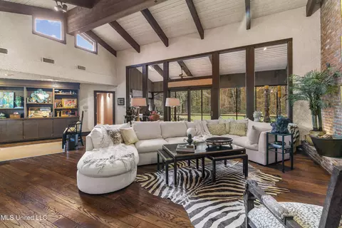 Living - 305 Hand Dr, Flowood, MS 39232 photo 4 of 4
