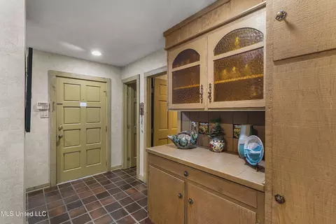 Entry Way - 305 Hand Dr, Flowood, MS 39232 photo 4 of 5