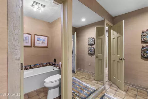 Bath - 305 Hand Dr, Flowood, MS 39232 photo 9 of 11