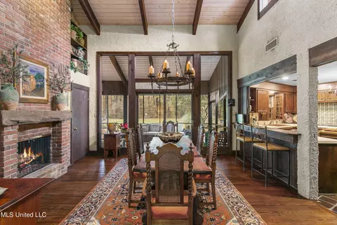 Dining - 305 Hand Dr, Flowood, MS 39232 photo 1 of 5