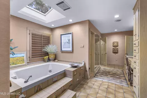 Bath - 305 Hand Dr, Flowood, MS 39232 photo 11 of 11