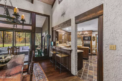 Dining - 305 Hand Dr, Flowood, MS 39232 photo 5 of 5
