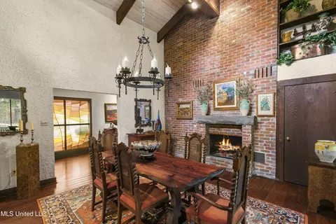 Dining - 305 Hand Dr, Flowood, MS 39232 photo 3 of 5
