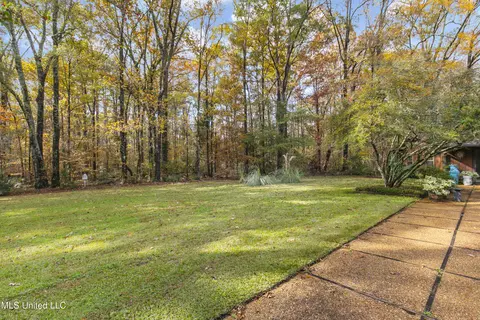 Exterior - 305 Hand Dr, Flowood, MS 39232 photo 13 of 31
