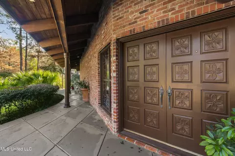 Exterior - 305 Hand Dr, Flowood, MS 39232 photo 2 of 31