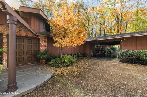 Exterior - 305 Hand Dr, Flowood, MS 39232 photo 4 of 31