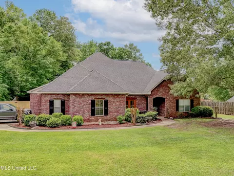 102 Grand Bear Cir, Vicksburg, MS 39183