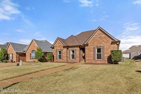 Exterior - 5798 E Bedford Loop, Southaven, MS 38672 photo 2 of 5