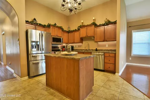 Kitchen - 5798 E Bedford Loop, Southaven, MS 38672 photo 1 of 1