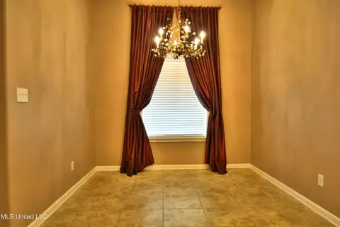 Dining - 5798 E Bedford Loop, Southaven, MS 38672 photo 1 of 1