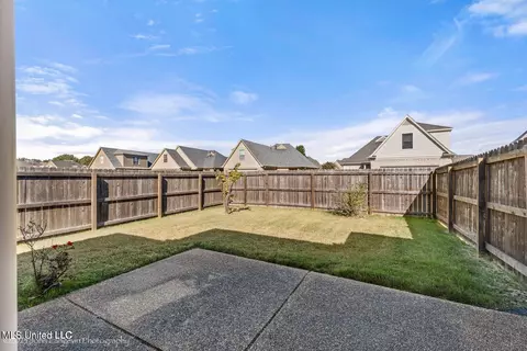 Exterior - 5798 E Bedford Loop, Southaven, MS 38672 photo 3 of 5
