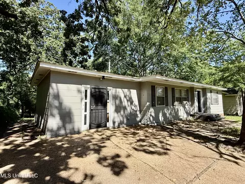 Exterior - 1729 Gibralter Dr, Jackson, MS 39204 photo 2 of 6