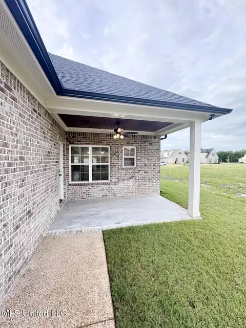 Exterior - 3453 Kreunen St, Nesbit, MS 38651 photo 3 of 5