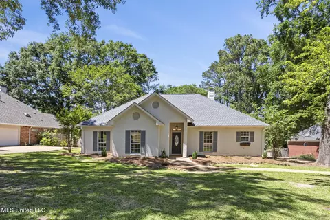 205 Woodrun Dr, Ridgeland, MS 39157