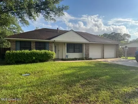 5406 Monaco Dr, Pascagoula, MS 39581