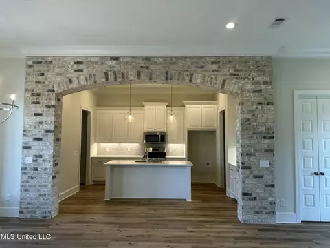464 Aurora Cir, Canton, MS 39046 photo 4