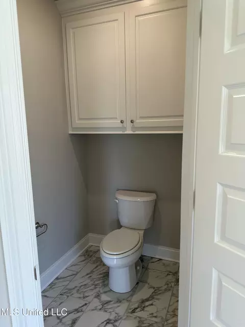 Bath - 460 Aurora Cir, Canton, MS 39046 photo 4 of 6