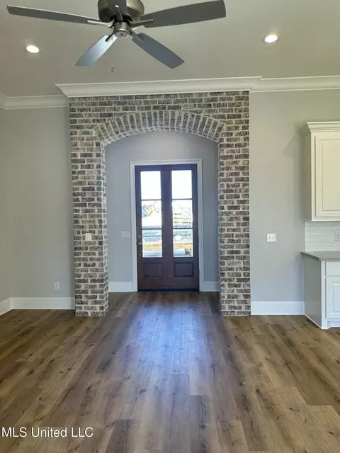 Entry Way - 460 Aurora Cir, Canton, MS 39046 photo 2 of 3