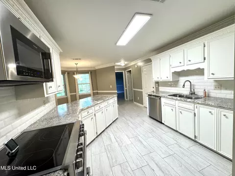 320 Colonial Dr, Madison, MS 39110 photo 12