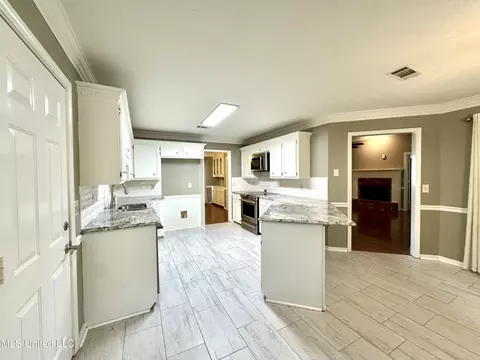 320 Colonial Dr, Madison, MS 39110 photo 11