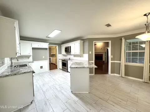 320 Colonial Dr, Madison, MS 39110 photo 13