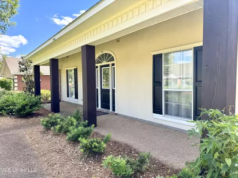 320 Colonial Dr, Madison, MS 39110 photo 3