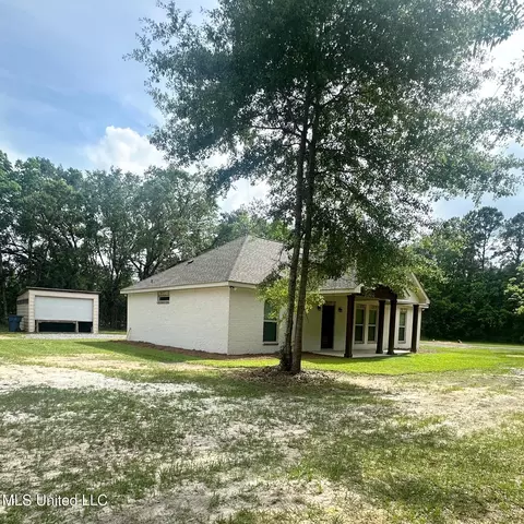 7242 Big Island Rd, Moss Point, MS 39562