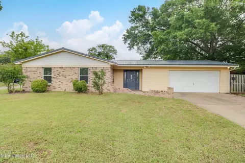 5403 Monaco Dr, Pascagoula, MS 39581